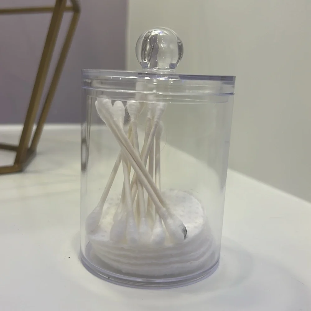 CLEAR CONTAINER
